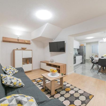 Apartmani Mara Kaštela Extérieur photo