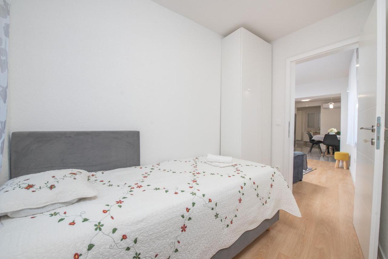 Apartmani Mara Kaštela Extérieur photo